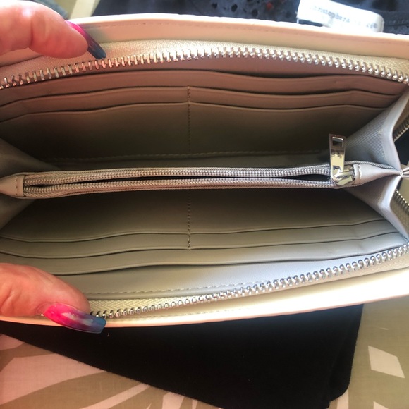 Cream color wallet card and cash carrier - Picture 2 of 2